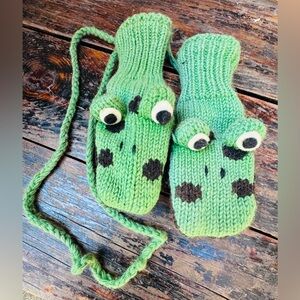 🐸 Adult sized Knitted Frog Mittens on a string🐸